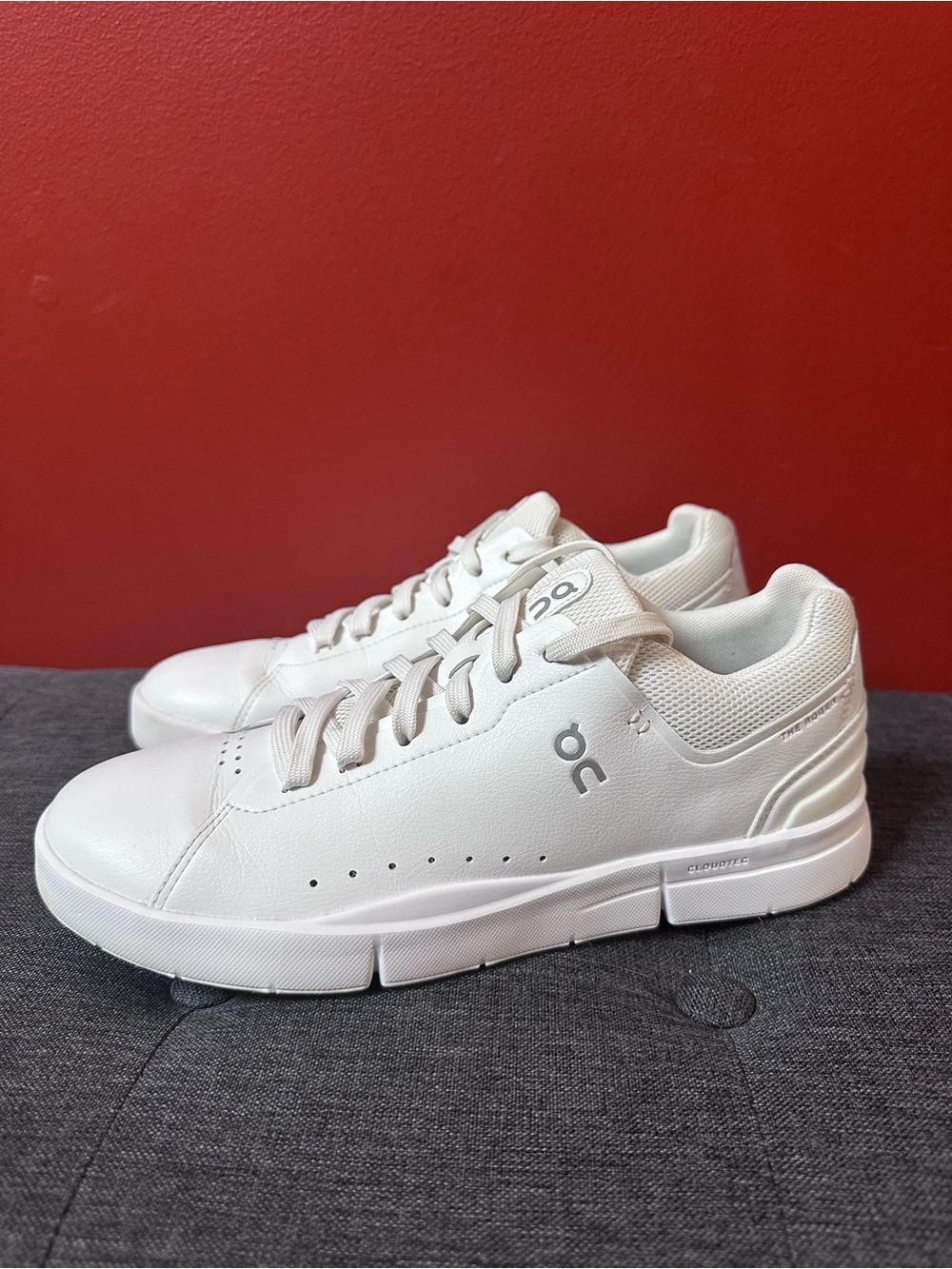 On Cloud The Roger Advantage All White Leather Sneaker Size Women’s US 9.5 - Picture 2 of 15